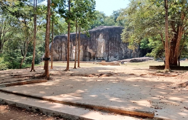 Consul General's Visit to Buduruwagala Raja Maha Viharaya- Monaragala